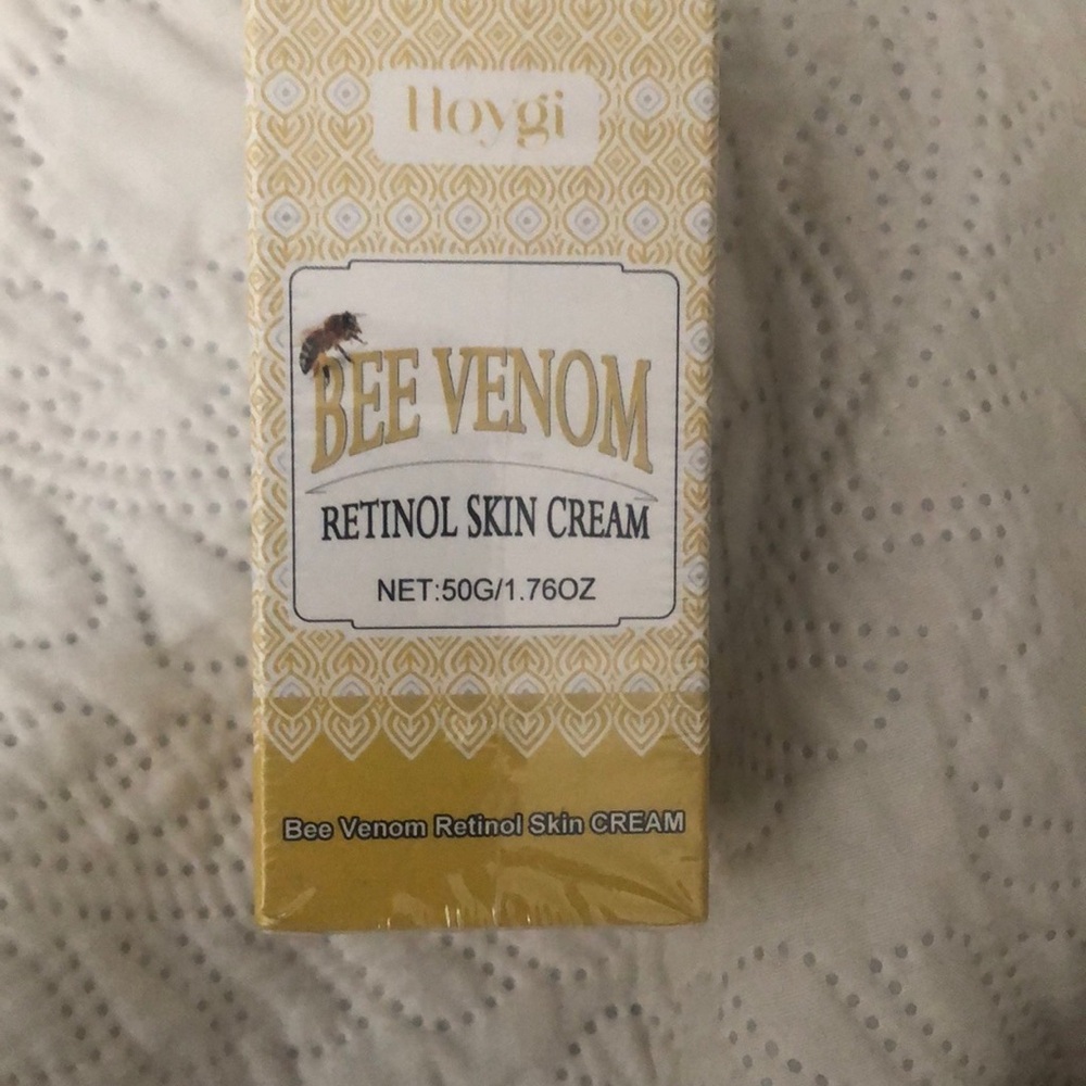 HOYGI Bee Venom Retinol Skin Cream 🐝🧴